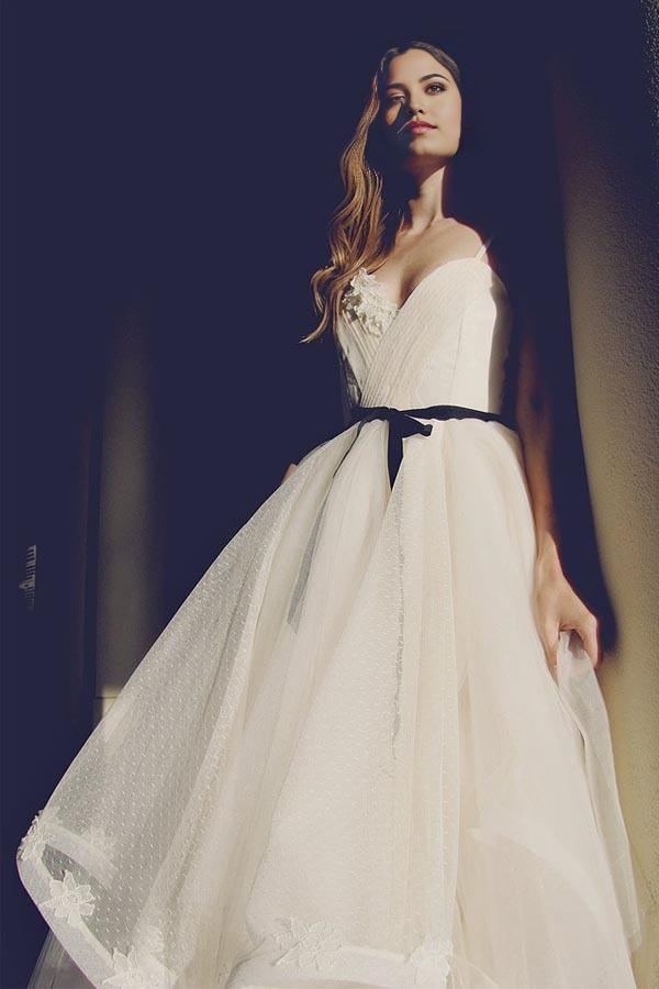 A-line Glamorous Straps Ivory Backless Tulle Ball Gowns Wedding Dresses