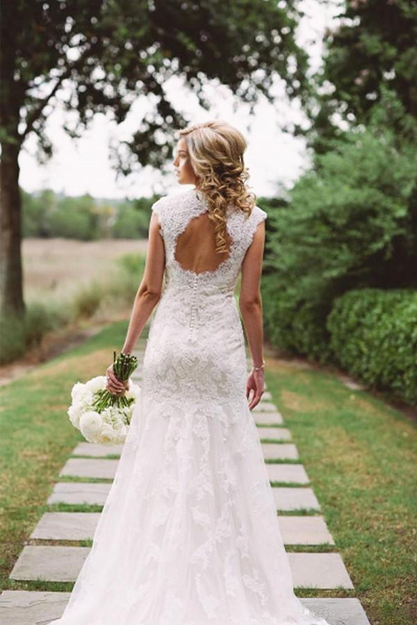 A-line Elegant Lace Appliques Wedding Dress With Button