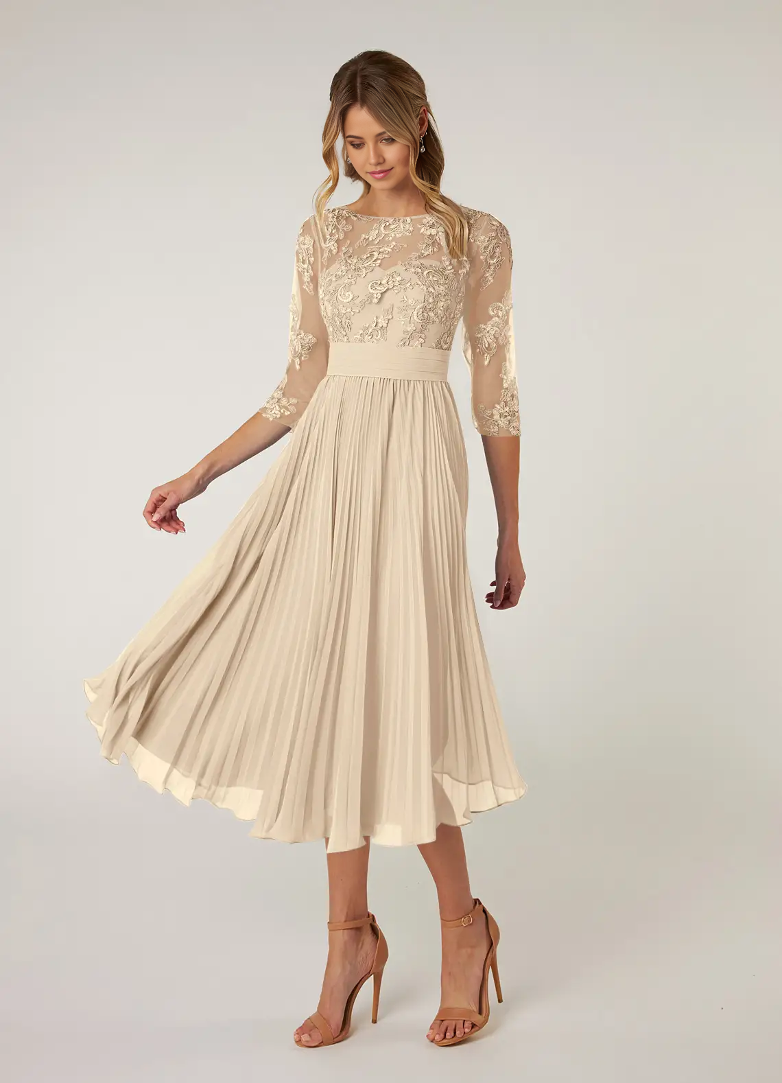A-Line Boatneck Lace Chiffon Appliques Champagne Mother of the Bride Dresses