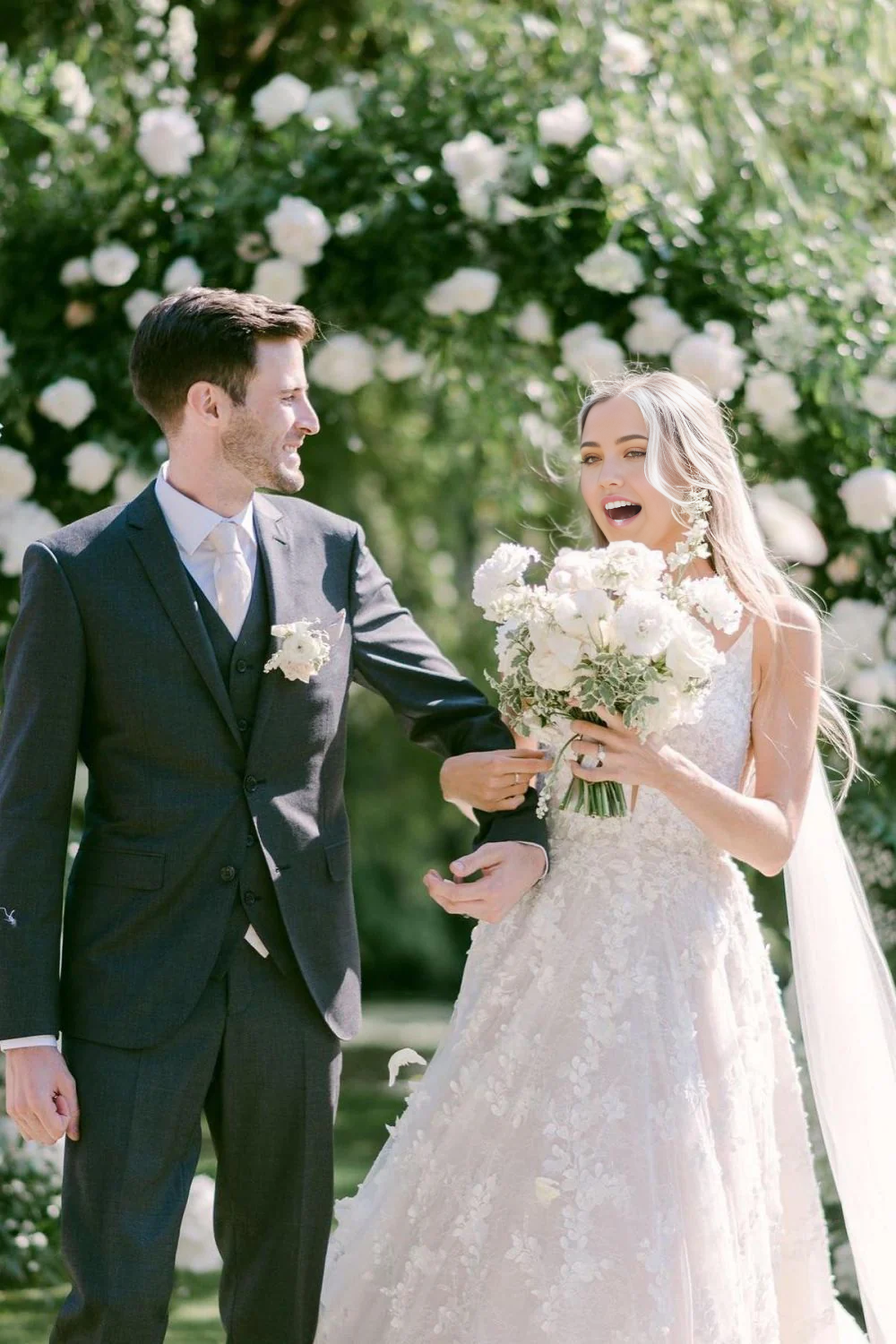 A Line V Neck Gorgeous White Long Bridal Dress Wedding Dresses with Appliques