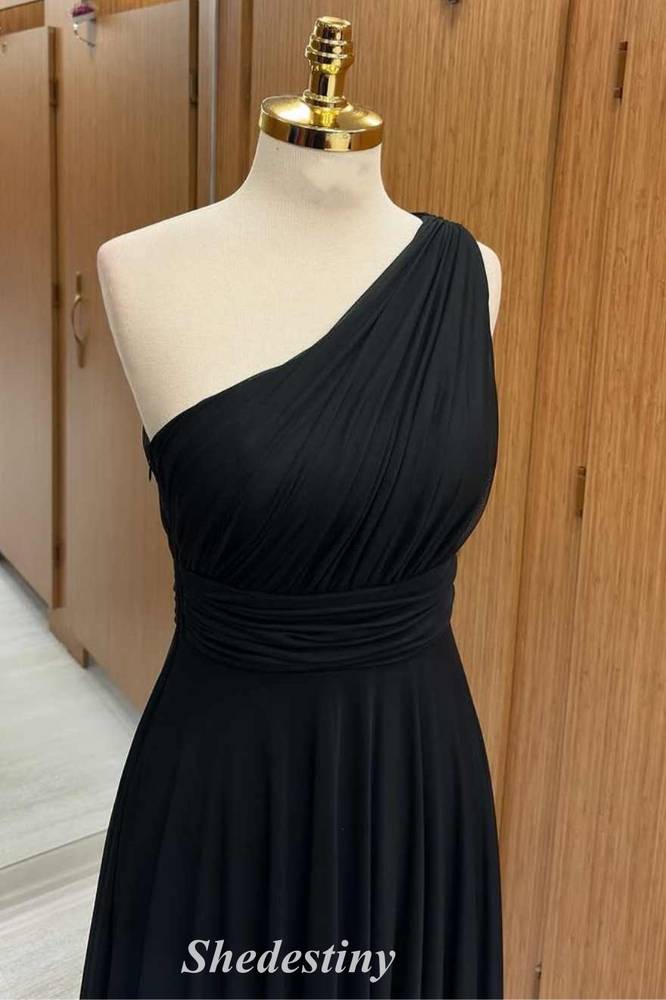 A-Line Black One Shoulder Corset Pleated Maxi Dress