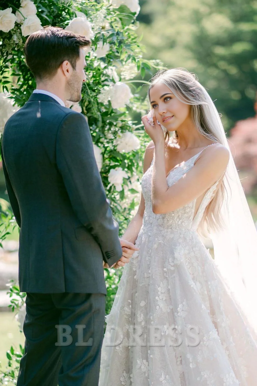 A Line V Neck Gorgeous White Long Bridal Dress Wedding Dresses with Appliques