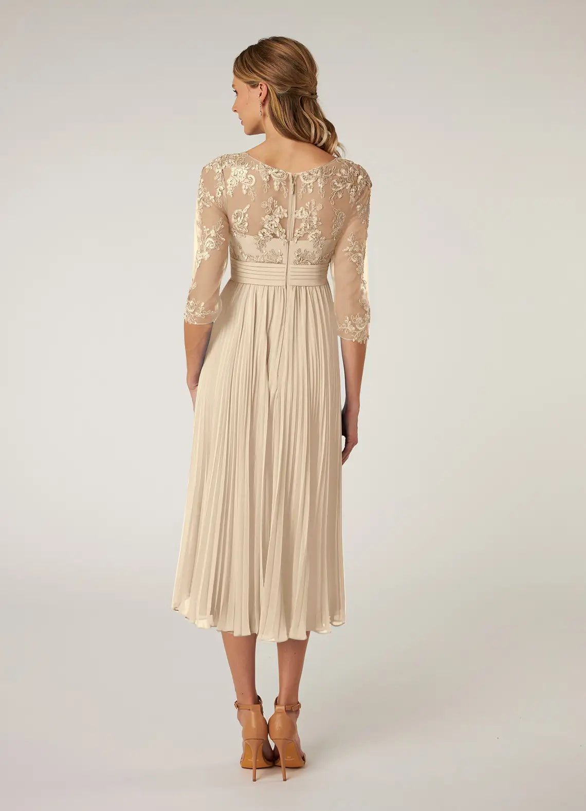 A-Line Boatneck Lace Chiffon Appliques Champagne Mother of the Bride Dresses