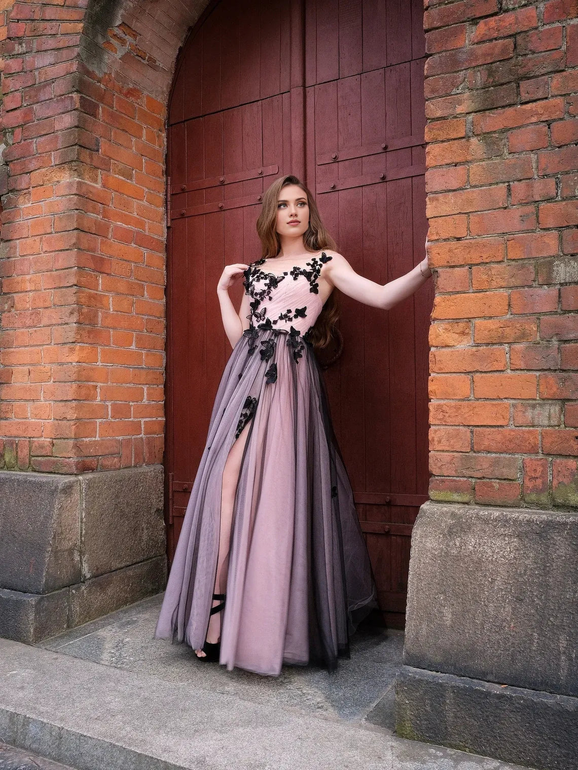 A-line Elegant Round Neck Sleeveless Floor Length Hight Slit Wedding Prom Party Dress With Butterful Applique