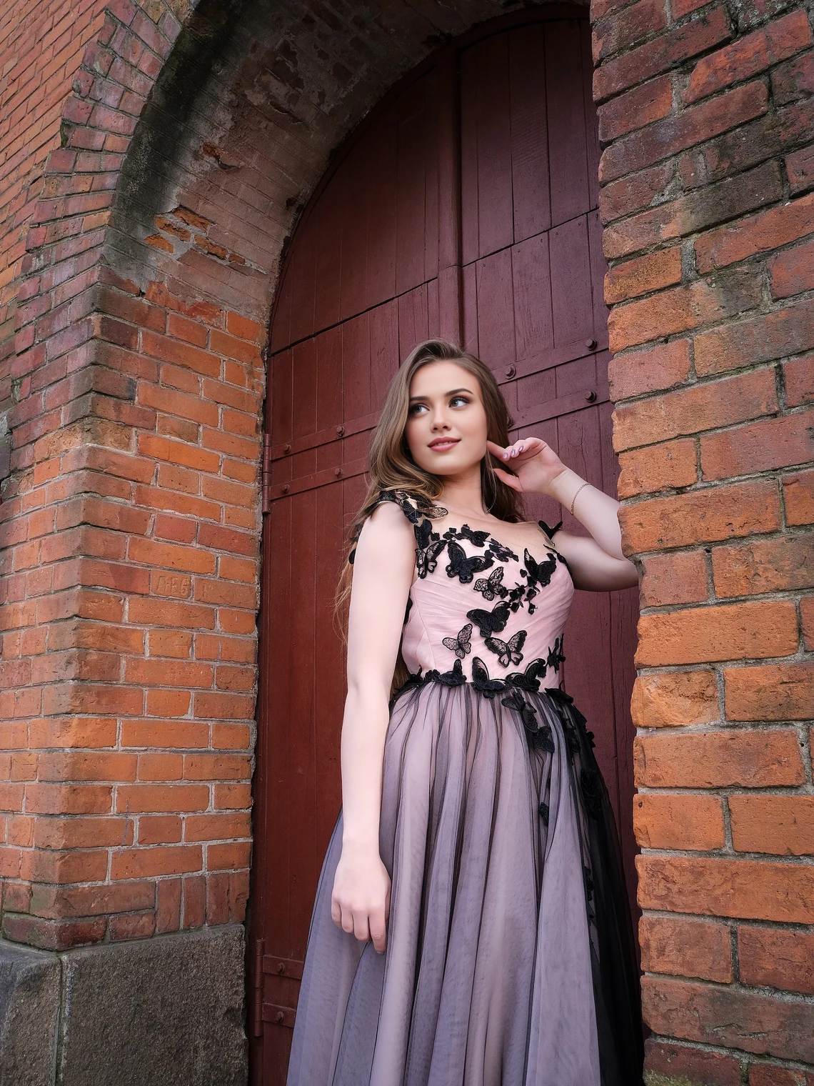 A-line Elegant Round Neck Sleeveless Floor Length Hight Slit Wedding Prom Party Dress With Butterful Applique