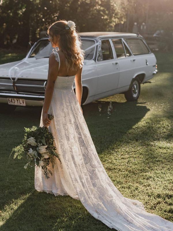 A-Line Lace Backless V-Neck Spaghetti Straps Lace Wedding Dress TN272