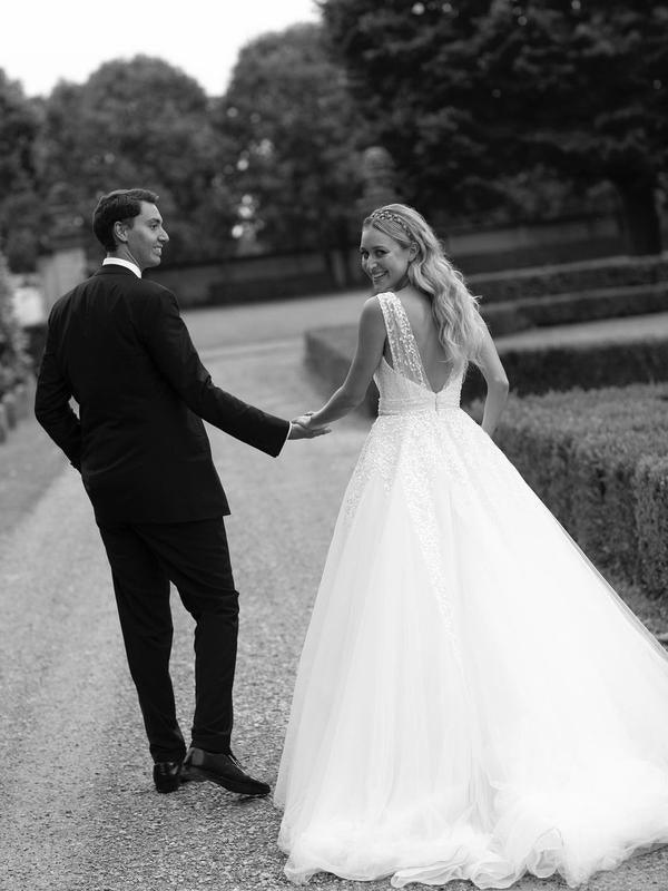 A-Line  Sequins Lace V-Neck Neckline Chapel Train Wedding Dresses TN271