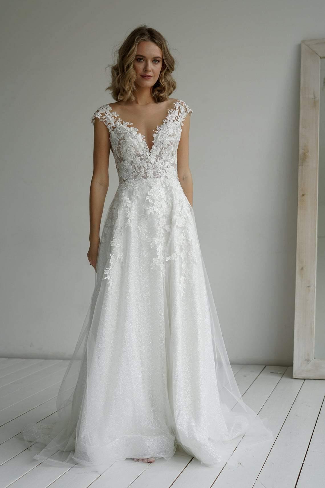 A-line elegant Ball Gown Glitter fabric Sweetheart Wedding Dress With Appliques TN230