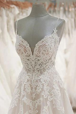 A Line Spaghetti Straps Tulle Wedding Dresses Appliqued Bridal Dresses TN189