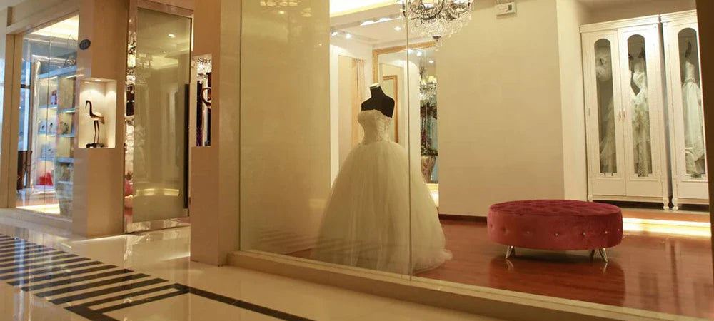 2025 Generous A Line Women's Wedding Dresses Charming Lace Appliques Long Sleeve Beach Gowns