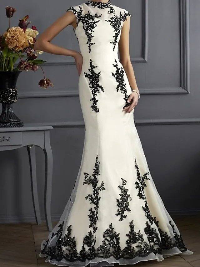 A-Line Mother of the Bride Dress Elegant High Neck Sweep / Brush Train Lace Satin Tulle Short Sleeve with Appliques - RongMoon