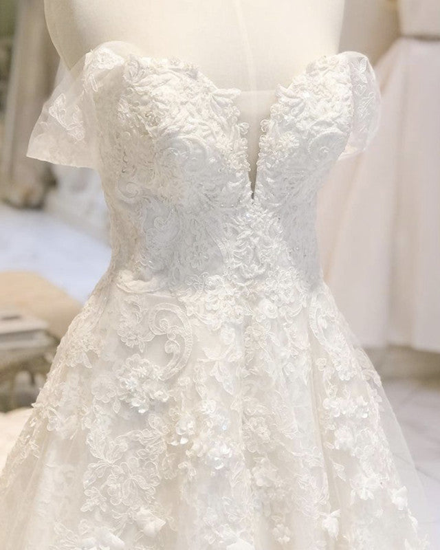 A Line /Princess Wedding Dress Lace Embroidery Off Shoulder