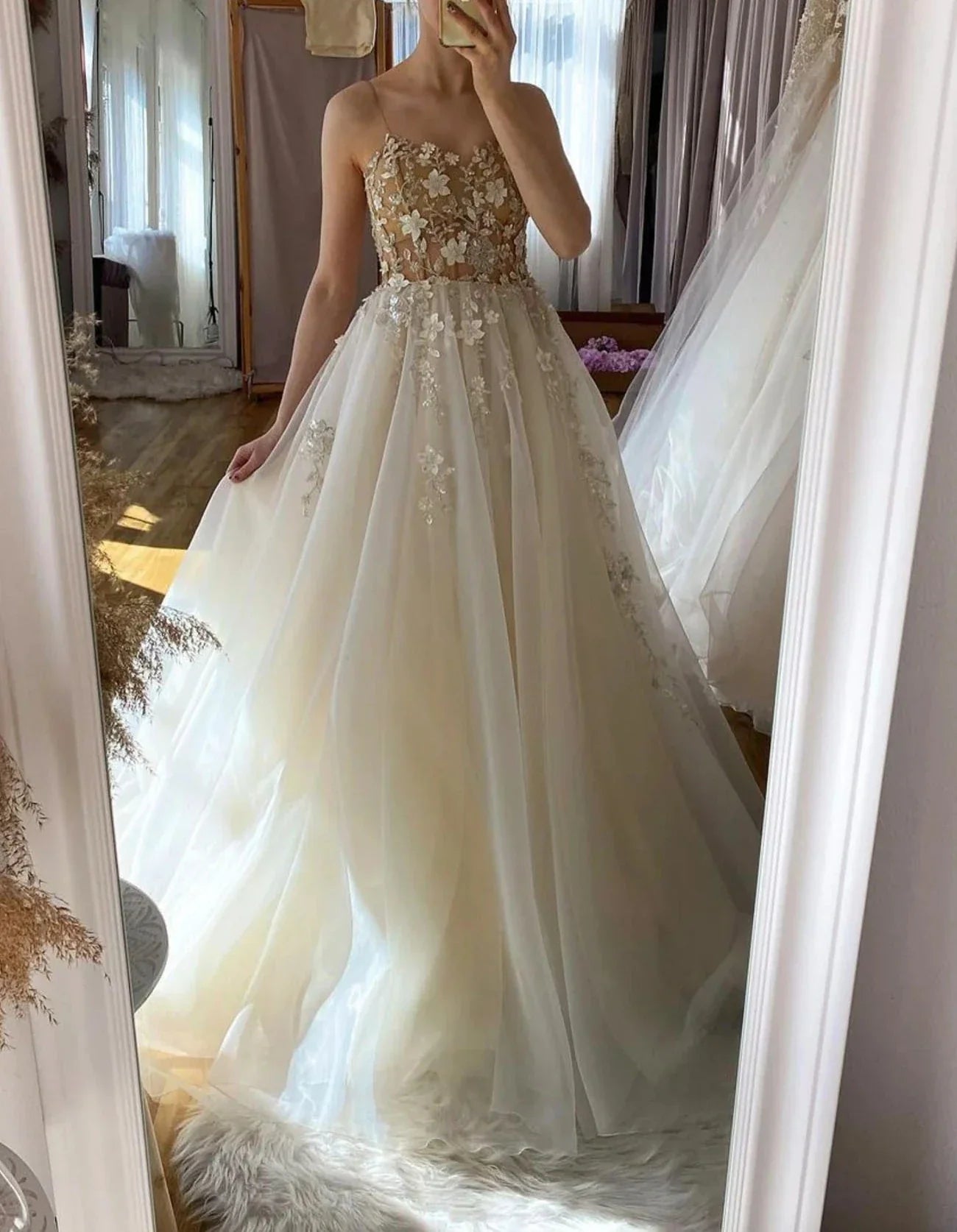 A-line Chiffon Beads Wedding Dresses With Applique