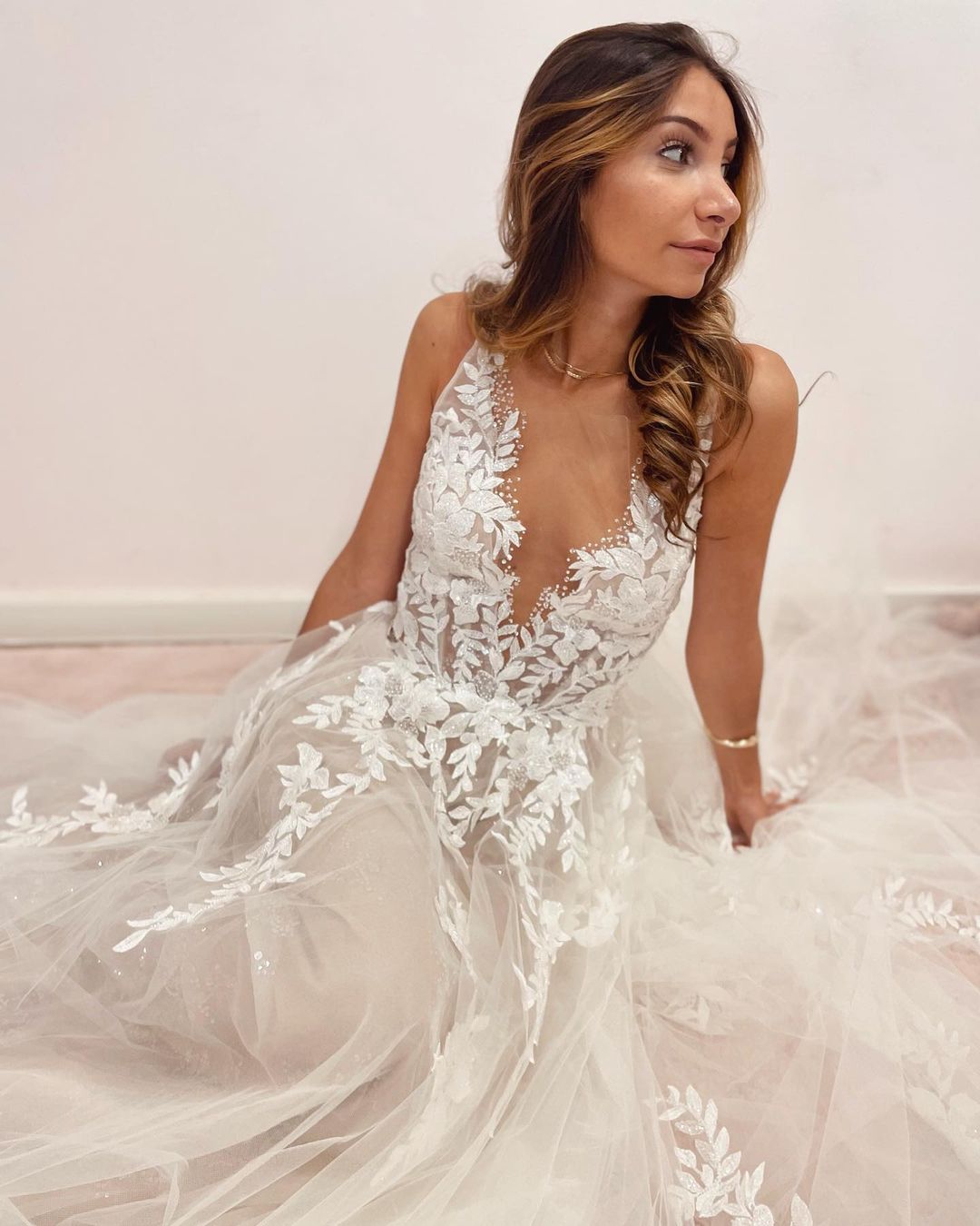 A-Line Deep V-neck Backless Wedding Dress with Appliques Lace Tulle
