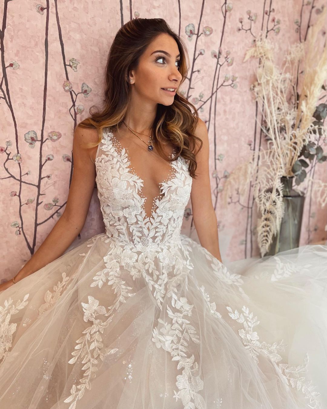 A-Line Deep V-neck Backless Wedding Dress with Appliques Lace Tulle