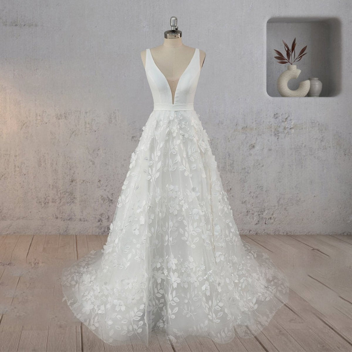 A Line White Tulle Lace Sleeveless Flowers Wedding Dresses