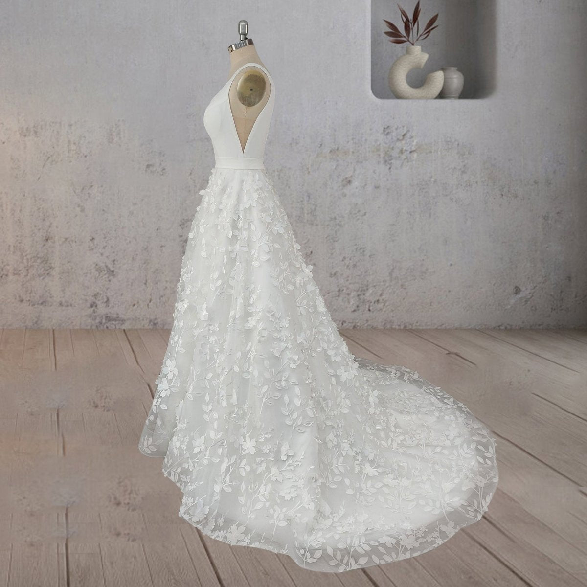 A Line White Tulle Lace Sleeveless Flowers Wedding Dresses