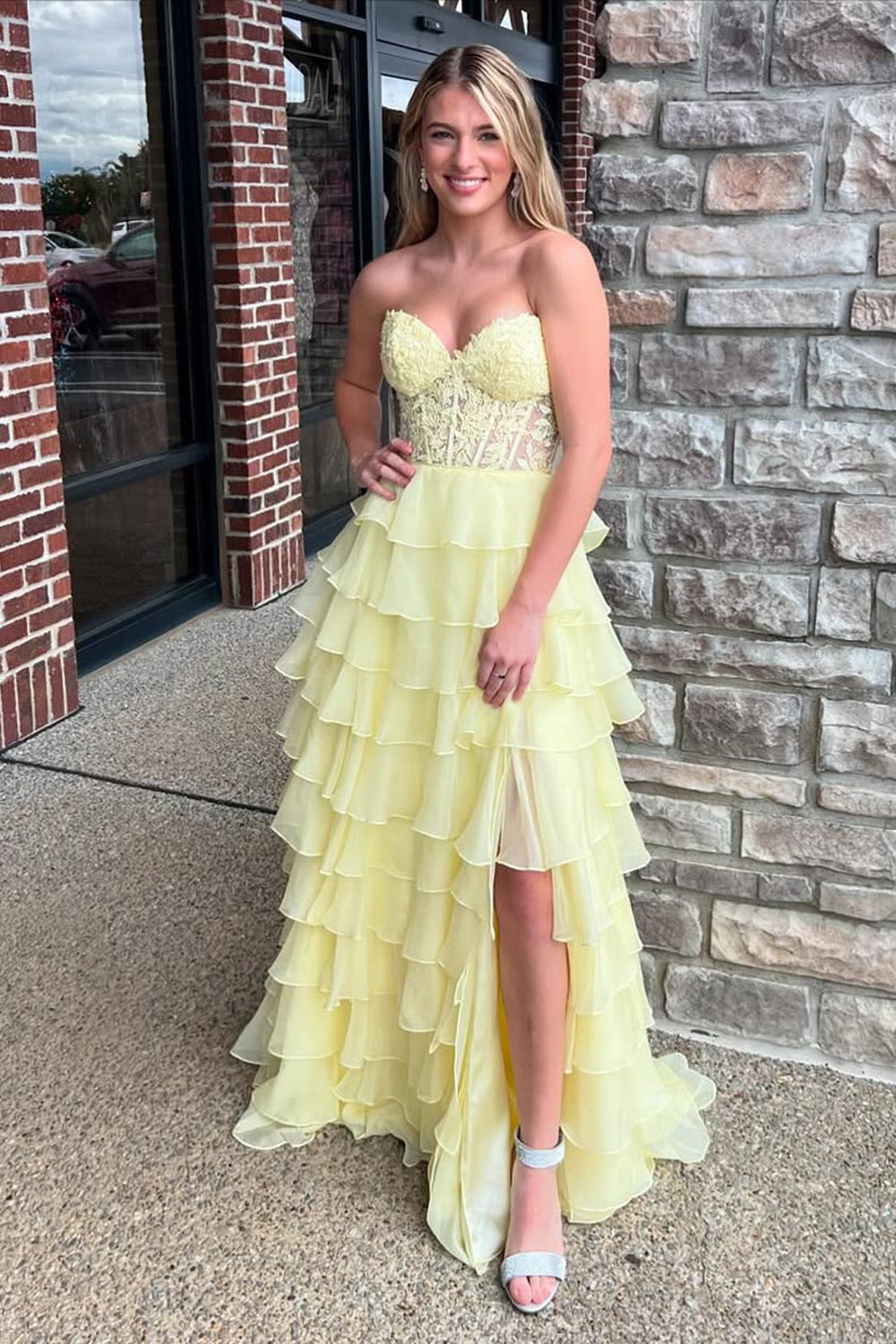 A Line Sweetheart Daffodial Chiffon Tiered Prom Dresses