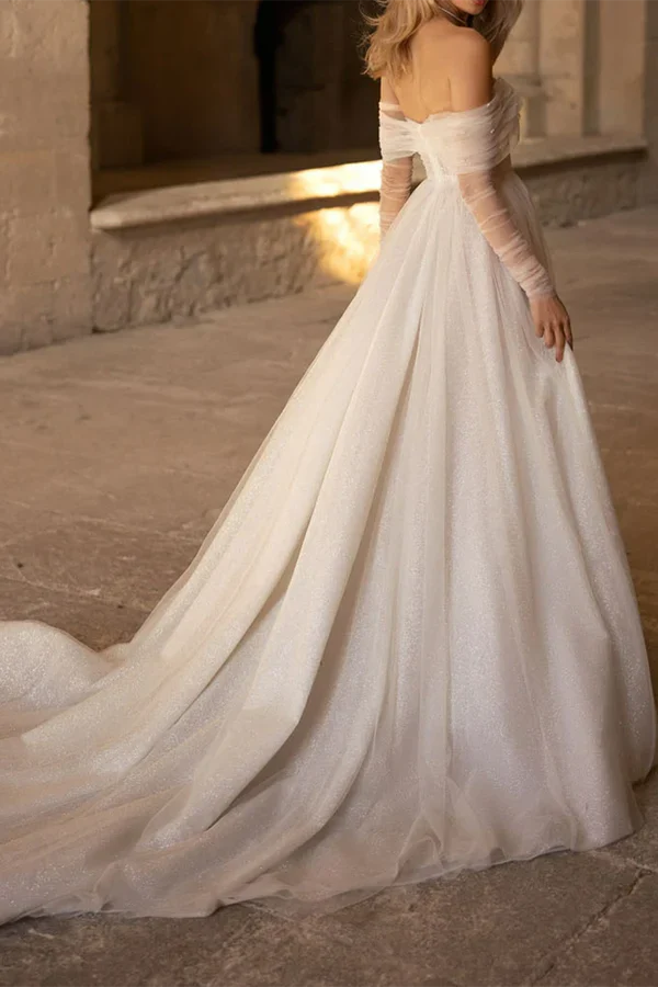 A Line Sweetheart Long sleeved Countryside Style Paired with Palace Train Wedding Dress