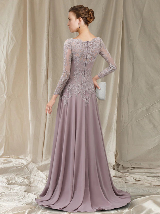 A-Line Mother of the Bride Dress Elegant Jewel Neck Sweep / Brush Train Chiffon Lace Long Sleeve with Pleats