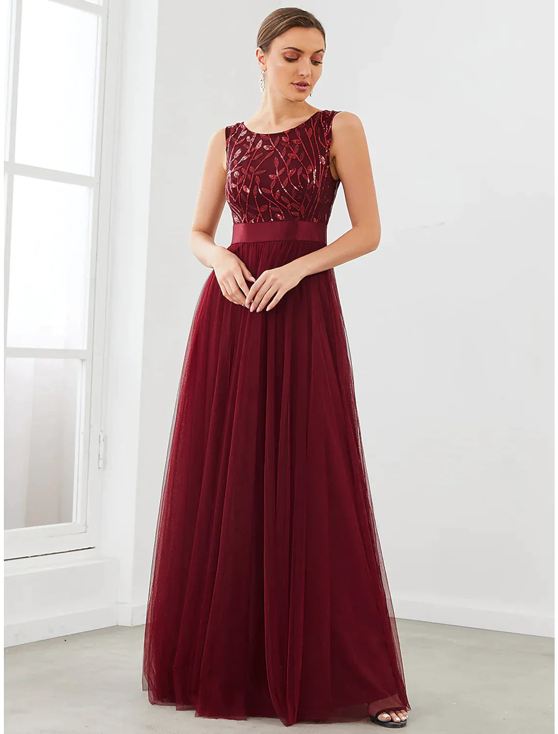 A-Line Bridesmaid Dress Sleeveless Sparkle Shine Floor Length Tulle with Tier