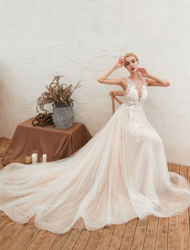 A Line Tulle Wedding Dress V Neck Sleeveless Bridal Gowns With Train