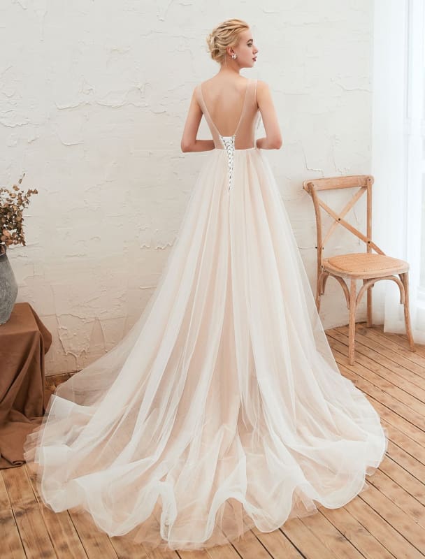 A Line Tulle Wedding Dress V Neck Sleeveless Bridal Gowns With Train