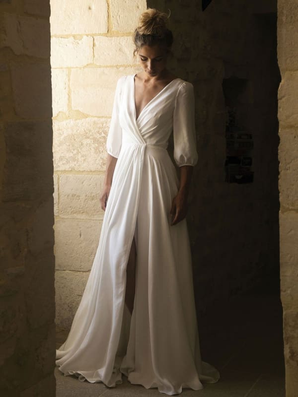 3/4 Sleeves White Wedding Dresses A Line Floor Length Pleated V Neck Bridal Dresses
