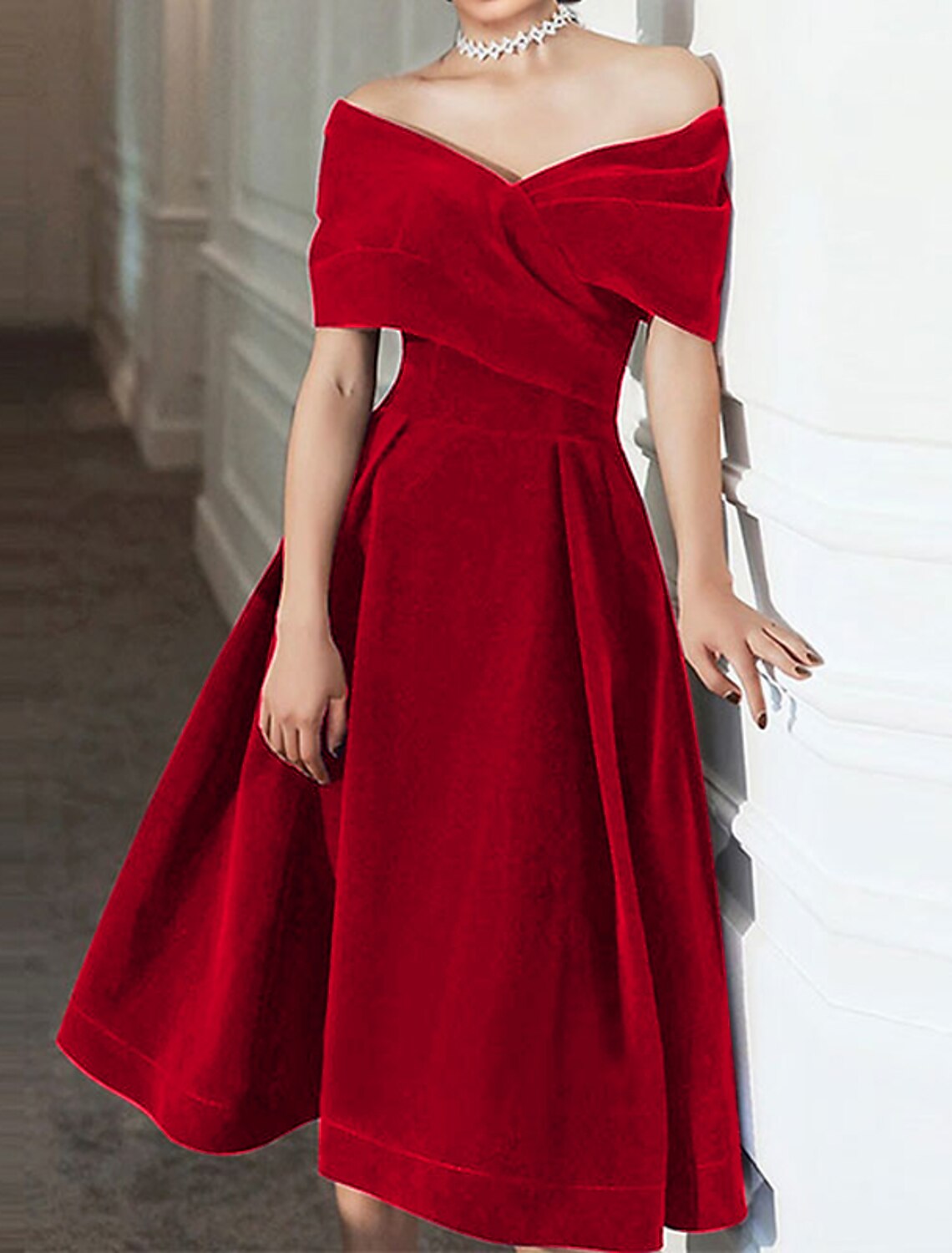 A-Line Cocktail Dresses Elegant Dress Christmas Wedding Guest Knee Length Short Sleeve Off Shoulder Velvet with Pleats Pure Color